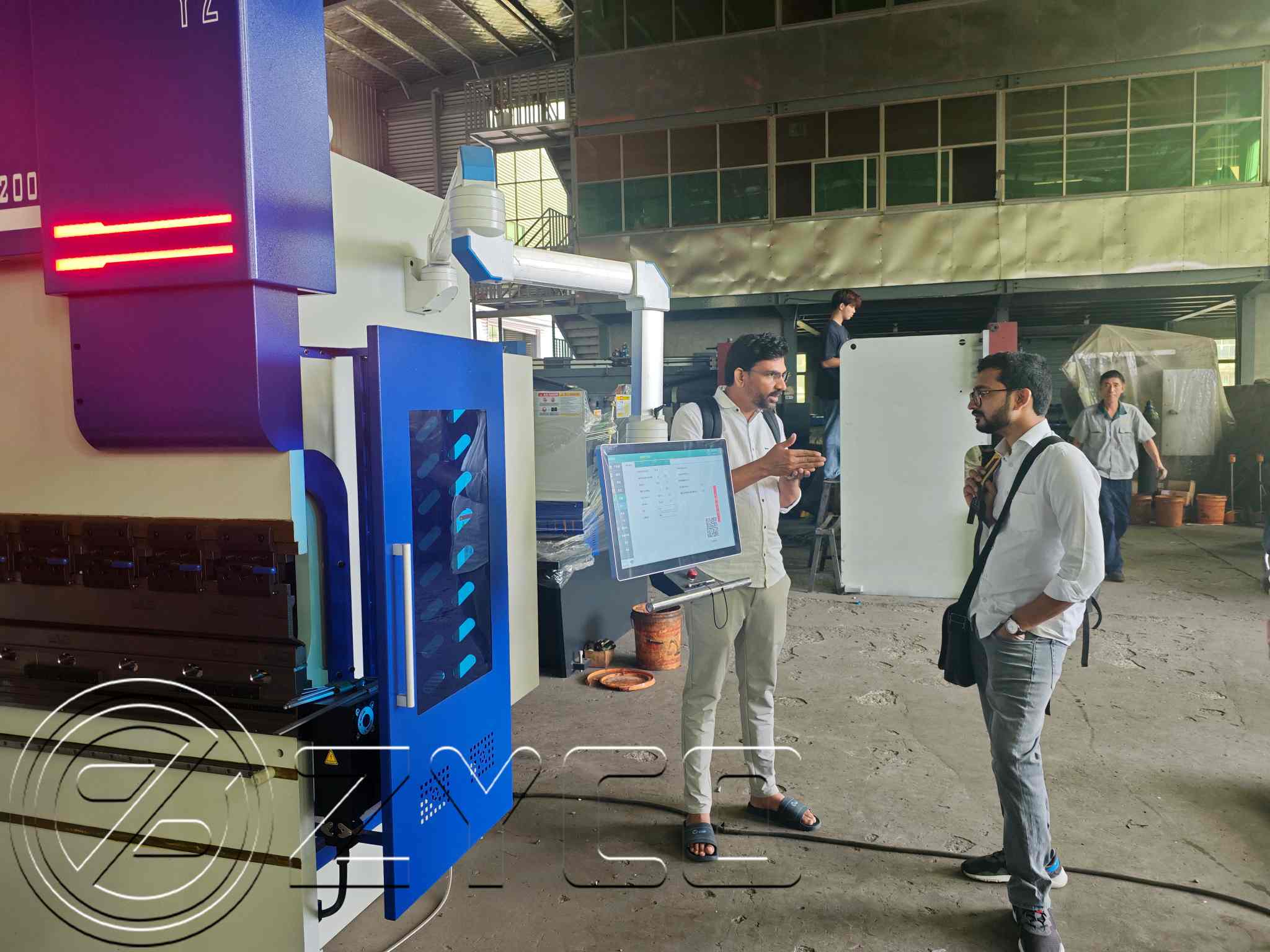 Ordinary hydraulic plate bending machine